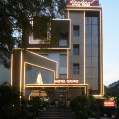 Hotel cardinal Express Oxmo Near IGI Delhi Airport