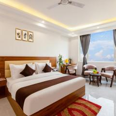 Hotel De Clark Luxury Airport Hotel near Delhi IGI Airport T3 with Free WiFi & 24x7 Check-in