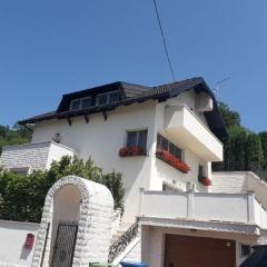 Cozy villa near the swimming pools