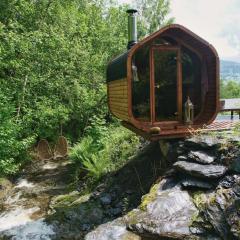 Private waterfall, sauna & hot tub - unique house