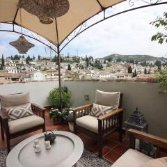 Terraza a los pies de la Alhambra