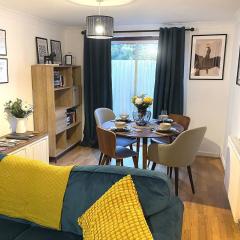 3 bed home in Cheltenham Town Centre with FREE PARKING for 1 car