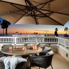 La Jolla Panoramic Ocean Retreat with Rooftop