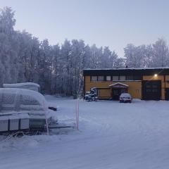 Cozy economy apartment for 4 at the shopping area