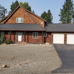 Roslyn Pines - Hot Tub, Spacious Deck, Dogs Welcome