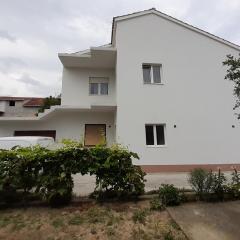 Apartments with parking space Kastel Novi, Kastela - 24745