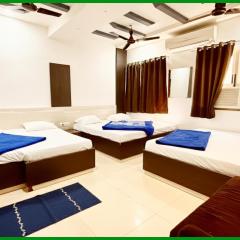 Mahakaleshwar jyotilinga Temple Dwarika - Dhish Premium near Railway station, Fully Air conditioned Rooms -wifi- Lift and Restaurant Facilities, BEST HOTEL IN UJJAIN