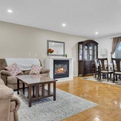 Bright 3BR Upper Level Stay • Pet Friendly