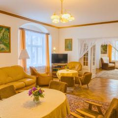 Retro Apartment 120 m2