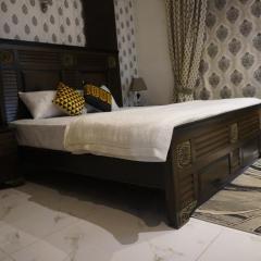 Modern 3 Bedroom Entire Home in DHA Phase 6 Near Raya