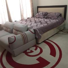 Cozy Oasis, one Bedroom with private Toilet and kitchen