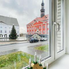 Town Hall Square View Apartment