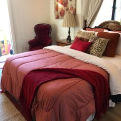 cozy room, private bathroom and kitchen