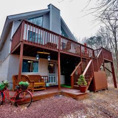 Poconos Getaway with Hot Tub-Close to Attractions, Perfect for Family &Friends!