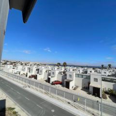 Cozy and New! Walk to the beach