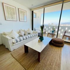 Cozy and New! Walk to the beach