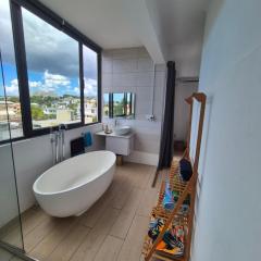 Lovely 2-bedroom apartment near beach