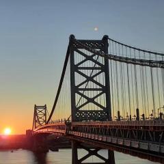 Stay Like A Boss- Penthouse-Views- Convention Center- Free Parking