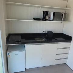 Kitnet container 30 metros da praia 6 km Beto carrero