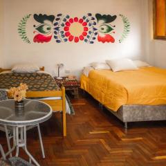 Room F Charming Room for Couples or Friends