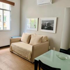 Copacabana- Ótima localização no Baixo Copa.