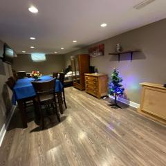 Cozy 2 Beds Basement Suite