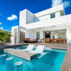 Oceanside 2 Bedroom Luxury Villa with Private Pool, 500ft from Long Bay Beach -V3