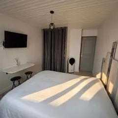 Chambre équipée centre Le Fenouiller proche mer