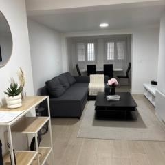 Charmant Rez de Jardin 6 p 2 chambres et Parking