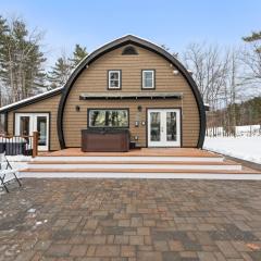 NEW Modern Barrel Getaway HOT TUB & Game Room