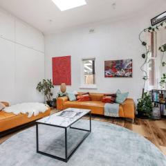 Rosanna Grove Stylish Haven near Cafs and Parklands