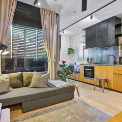 Quirky Retreat - A Charming 1BR in Trendy Collingwood