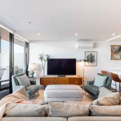 Wellness and Style - 2BR Apartment with Pool, Hot Tub and Gym