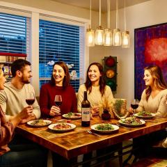 Hot Tub - Ping Pong - Darts - Slots - 4BR - Office