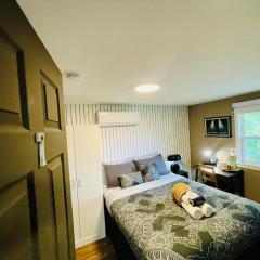 Cozy Small Room - Queen bed - Free Parking in Charlottetown