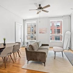 257-3 Sun-Filled Brownstone Apt in Prime Chelsea