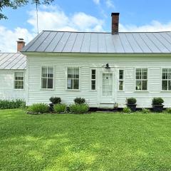 The Carriage House - Historical Farmhouse