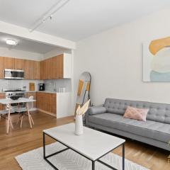 517 - 33D Renovated 2 Bed 2 Bath Apt in Prime Midtown - Elevator - Laundry