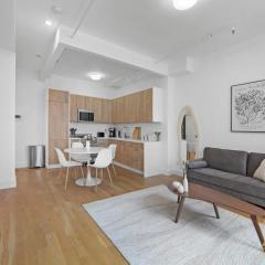 517 - 47C Beautifully Renovated 1 bedroom in Prime Manhattan