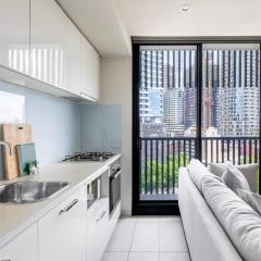 Carlton Skyline Spot with Chill Vibes