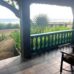 Walk-out Beachfront Condo - Surfer's Paradise