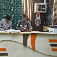 Hotel O by OYO Royal Palace