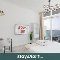 StayShort - Beautifully Furnished Studio with Skyline Views
