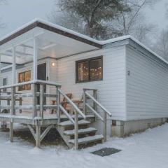 Georgian Bay Rockwood 3-bdrm Waterfront Cottage #2