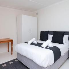 Spacious Five Bedroom House in Charming Rosebank