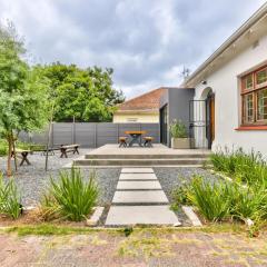 6 bedroom House in Mowbray