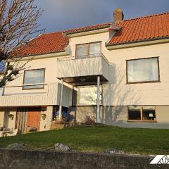 House near the sea and town centre in Skärhamn SE09107