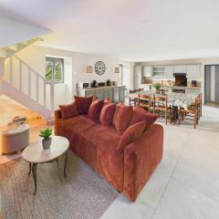 Piscine commune - Gîte en campagne pour 10