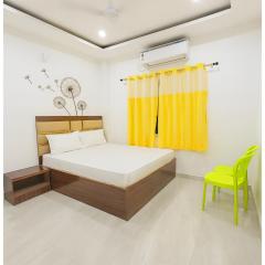 Hotel The Shekhar Premium Palace Near Varanasi Junction Railway Station 1500m # Kashi Vishwanath Temple # Free Wifi and Room Service - Fully Air conditioning Premium Room # Best Family Hotel In Varanasi