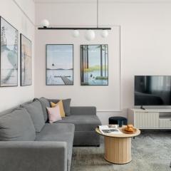 Jasne Studia Very Berry w Centrum Poznania by Noclegi Renters